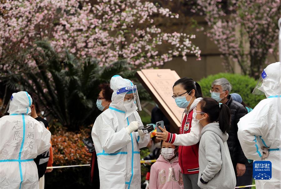 (新華全媒頭條·圖文互動)(1)新華述評:堅持“動態清零”不放松