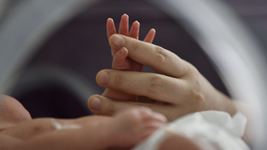 近20省份將“三孩”寫入政府工作報告 激發(fā)生育意愿如何發(fā)力?