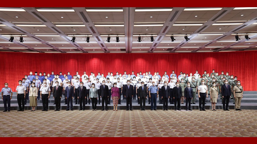 習(xí)近平會見香港紀(jì)律部隊代表