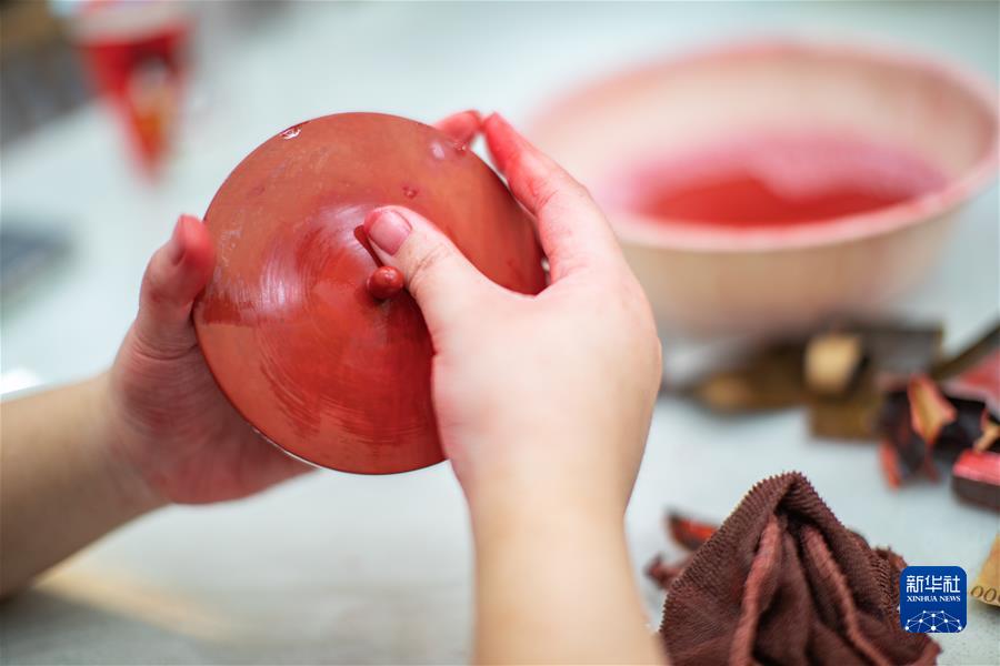 （社會）（2）打造大漆藝術空間  &ldquo;巧&rdquo;手&ldquo;制&rdquo;出就業(yè)路