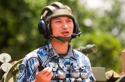 立身為旗的&ldquo;黨代表&rdquo;&mdash;&mdash;記空降兵某部政治教導(dǎo)員余海龍