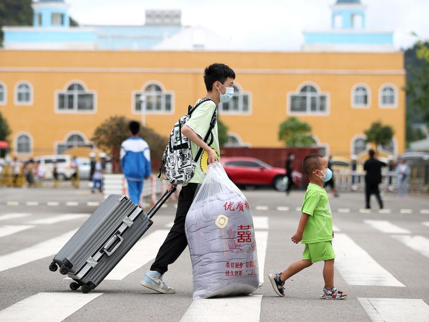 貴州:中學學生返校開學