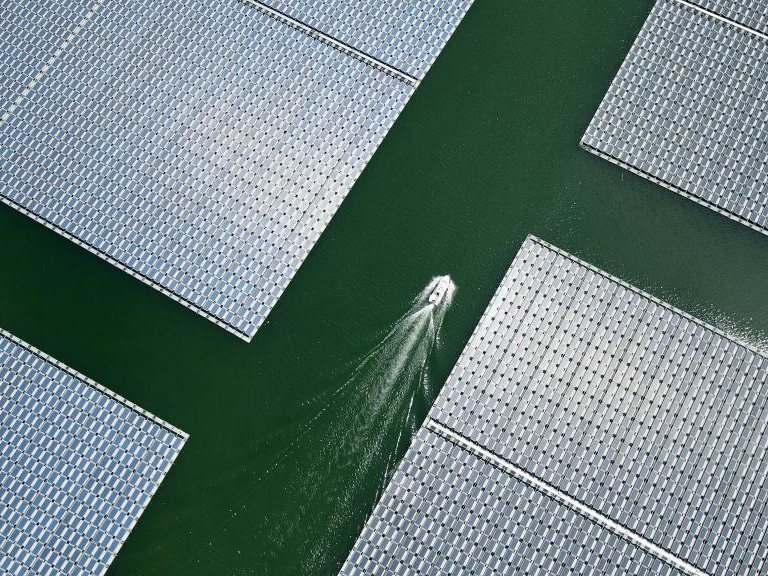 采煤沉陷區&ldquo;變身&rdquo;光伏電站