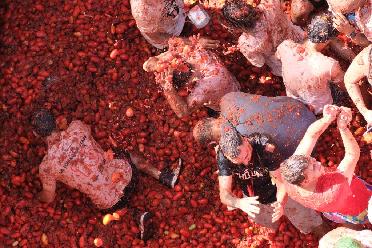 西班牙小鎮上演&ldquo;西紅柿大戰&rdquo;