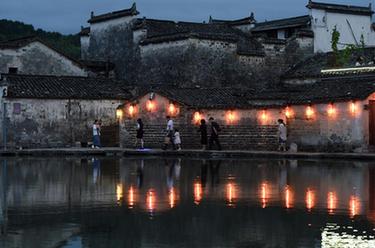 新華全媒+｜夜經濟&ldquo;點亮&rdquo;世界文化遺產古村落