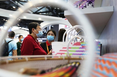 新華全媒+丨服貿會不斷擴大的&ldquo;朋友圈&rdquo;