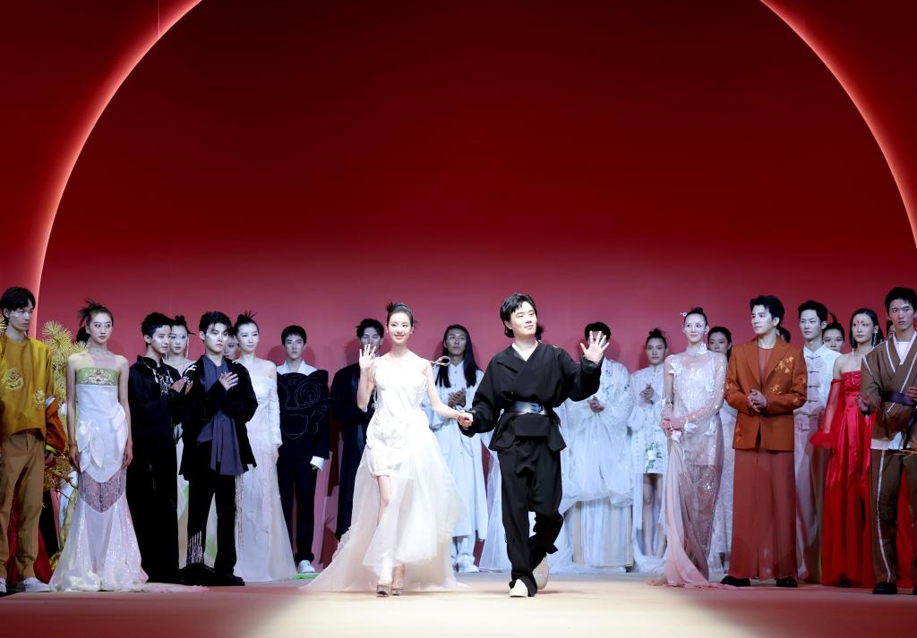 &ldquo;夢幻西游X三寸盛京&middot;張彥&rdquo;時裝發布會在京舉行