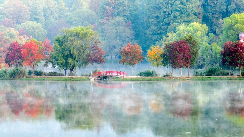 詩(shī)意中國(guó)&mdash;&mdash;秋色連波，波上寒煙翠