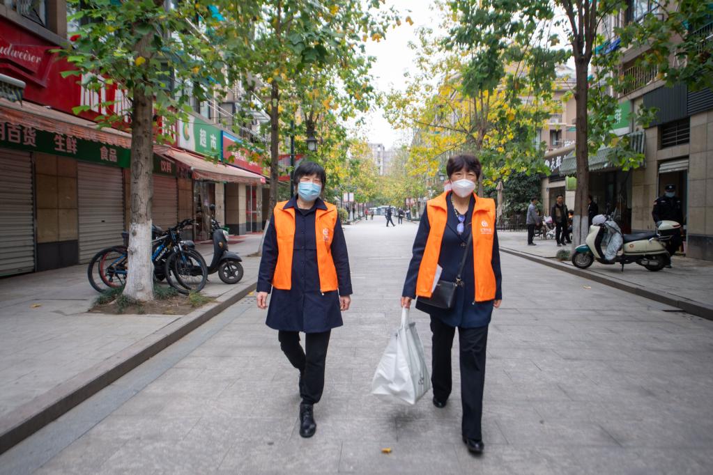 新華全媒+|“時間銀行”里的“銀齡互助”