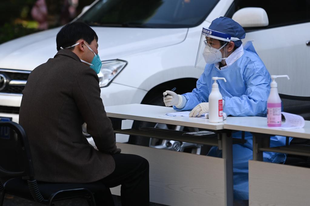 新華全媒+|浙江杭州:“發(fā)熱門診”移動(dòng)診療 暖心服務(wù)社區(qū)群眾