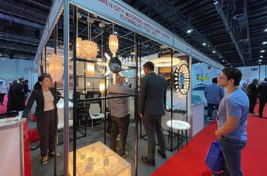 通訊：拓市場(chǎng)、尋商機(jī)&mdash;&mdash;中企&ldquo;出海&rdquo;阿聯(lián)酋拾獲訂單和信心