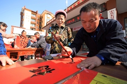 貴州羅甸:搬遷群眾喜迎新春