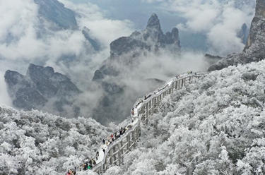 詩(shī)意中國(guó)&mdash;&mdash;吹落瓊花滿世間