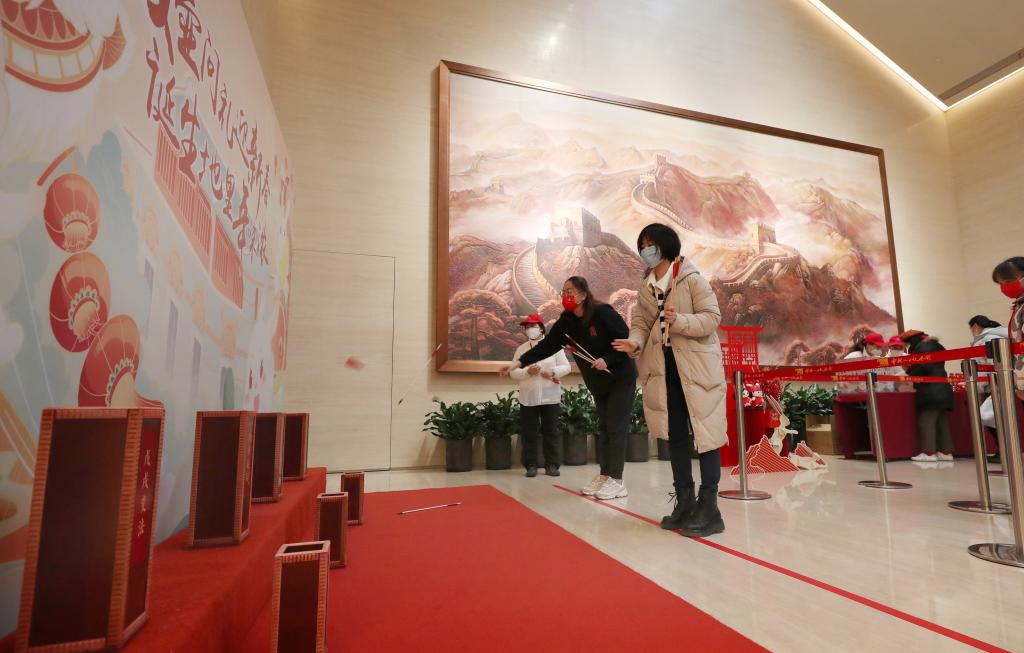 上海:兔年春節(jié)“一大紅”