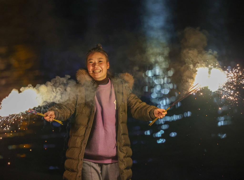 詩意中國&mdash;&mdash;爆竹聲中一歲除