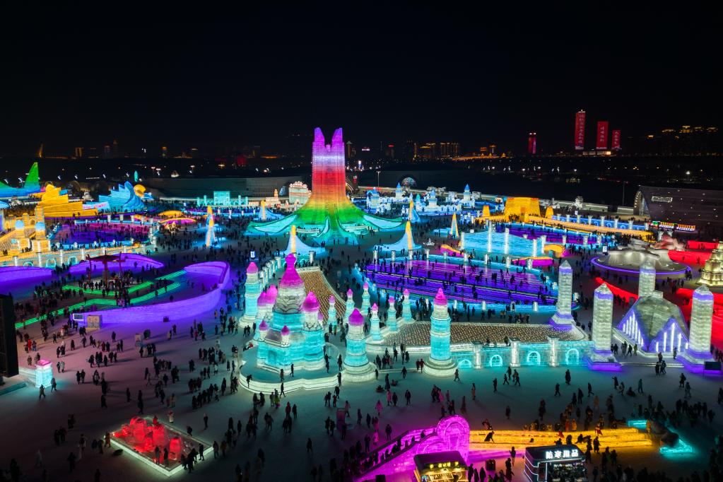 新春旅游不畏寒 冰雪火熱&ldquo;春滿園&rdquo;