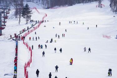 新華全媒+｜民宿預(yù)訂增長(zhǎng)16倍 接待游客超過(guò)千萬(wàn)&mdash;&mdash;吉林省推進(jìn)冰雪經(jīng)濟(jì)快速增長(zhǎng)