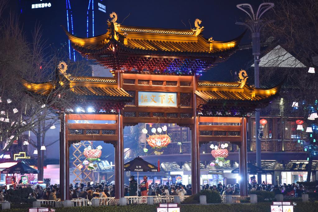 江蘇南京：秦淮燈會點亮&ldquo;夜經濟&rdquo;