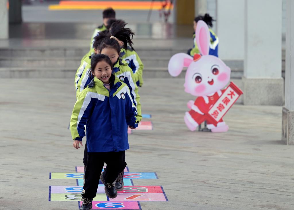 新華全媒+丨新學(xué)期，看我&ldquo;動如脫兔&rdquo;！