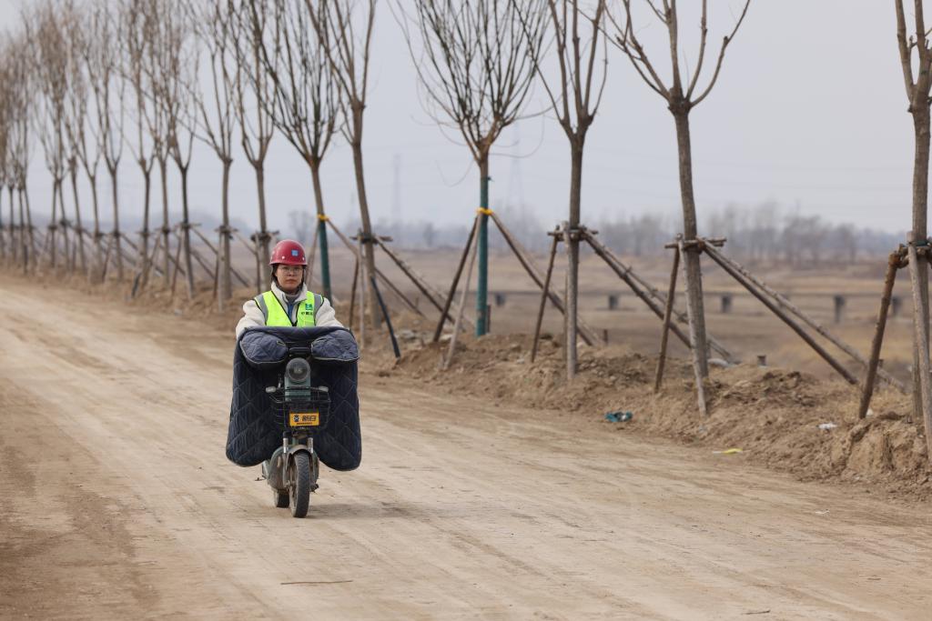 勞動創造幸福 | 建設雄安的&ldquo;00后&rdquo;女孩