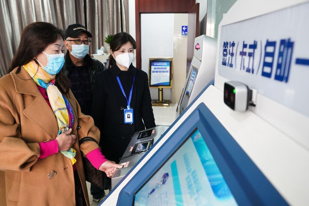 江蘇南通:多措并舉滿足出入境證件辦理需求