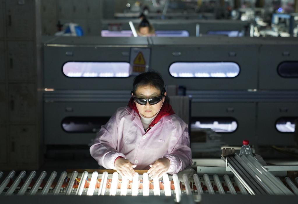 強(qiáng)信心&middot;開(kāi)新局丨江西靖安：外貿(mào)企業(yè)趕制訂單忙