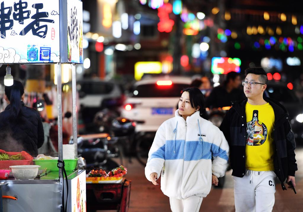 福建石獅:多彩“夜經(jīng)濟(jì)”