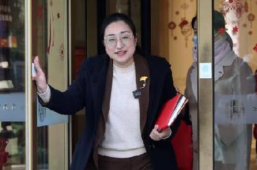 新華全媒+&middot;代表風采錄｜盛弘：在家門口踐行全過程人民民主