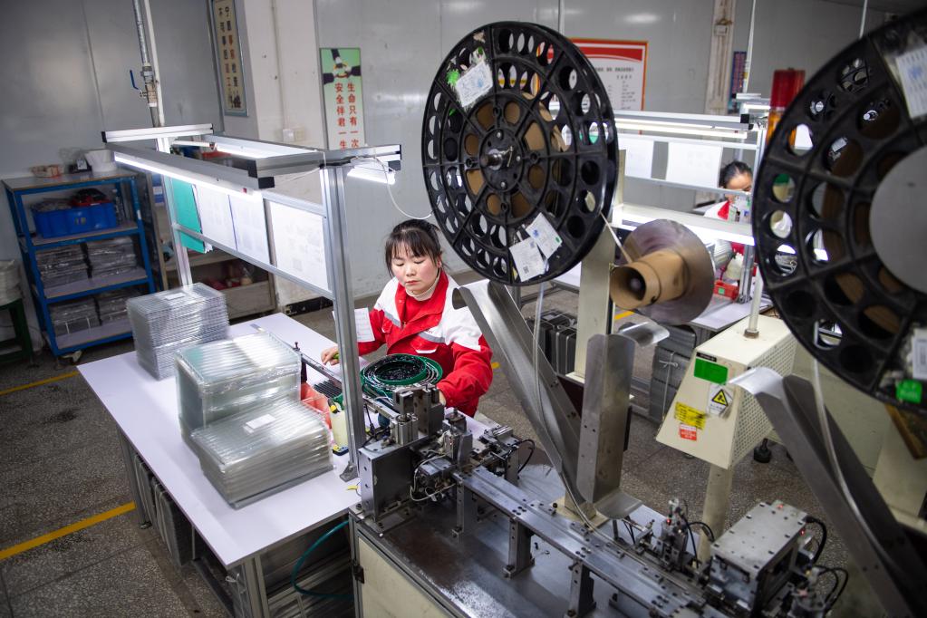 湖南汨羅：&ldquo;巾幗車間&rdquo;吸納婦女就近就業