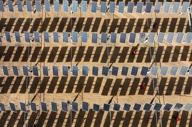 沙漠光伏迎&ldquo;體檢&rdquo; 護航綠色能源