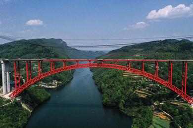 德余高速烏江特大橋建設(shè)進(jìn)入沖刺階段