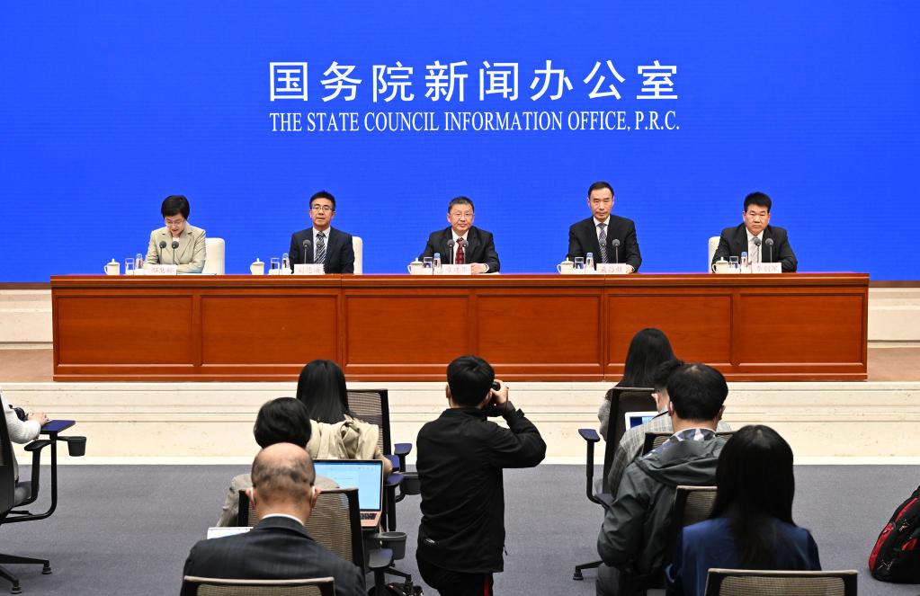 新華全媒+丨國新辦舉行&ldquo;權威部門話開局&rdquo;系列主題新聞發布會介紹&ldquo;全面落實黨的二十大精神 深入推進能源高質量發展&rdquo;有關情況