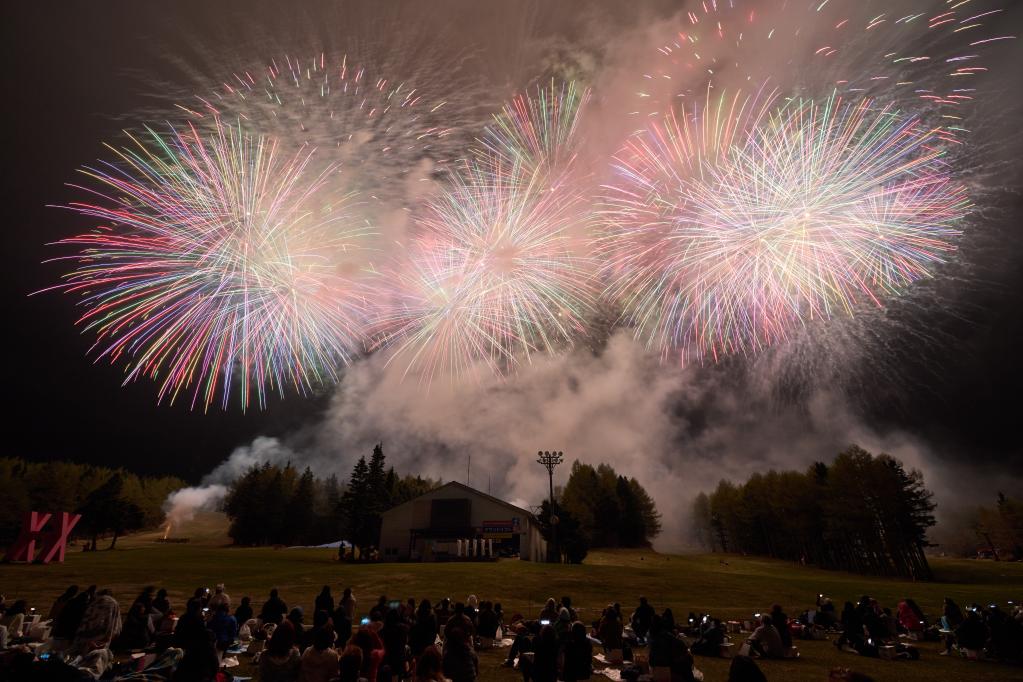 &ldquo;絕景花火&rdquo;煙花大會在日本山梨縣舉行