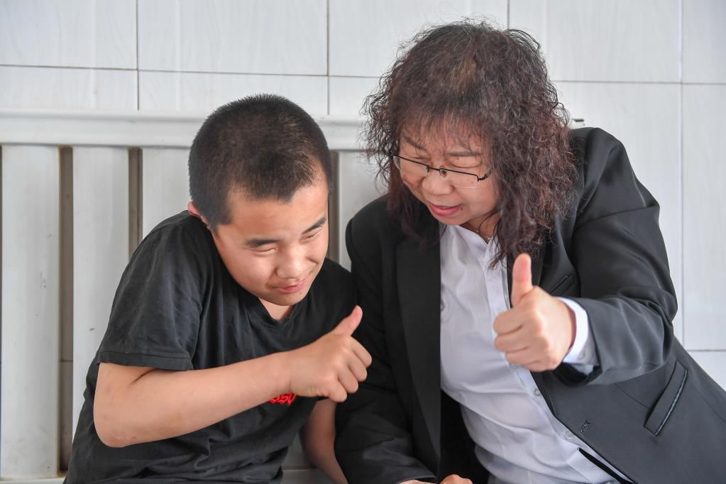 特教教師&ldquo;送教上門&rdquo; 特別的愛給特別的你