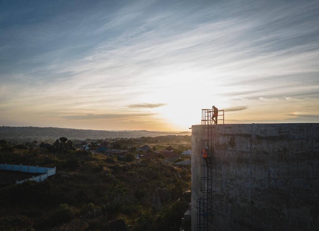 &ldquo;一帶一路&rdquo;故事繪丨坦桑尼亞姆萬扎的引水人