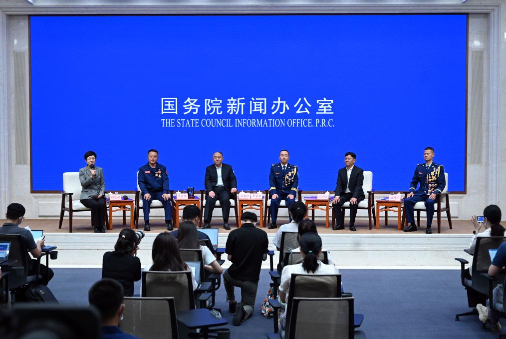 新華全媒＋丨國新辦舉行&ldquo;最美應(yīng)急管理工作者&rdquo;中外記者見面會