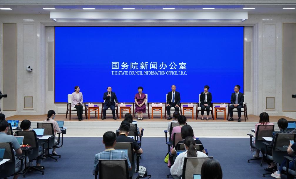 新華全媒+丨國新辦舉行&ldquo;最美醫(yī)生&rdquo;中外記者見面會(huì)