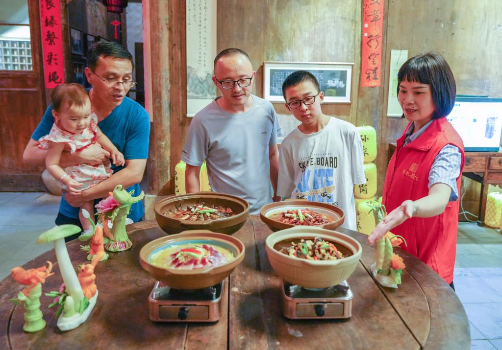 杭州臨安：千年古城&ldquo;夜經(jīng)濟(jì)&rdquo;