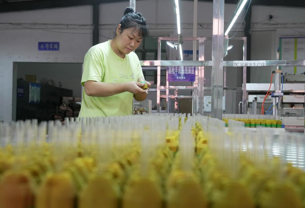 河北唐山：&ldquo;鄉(xiāng)村工廠&rdquo;拓寬村民致富路