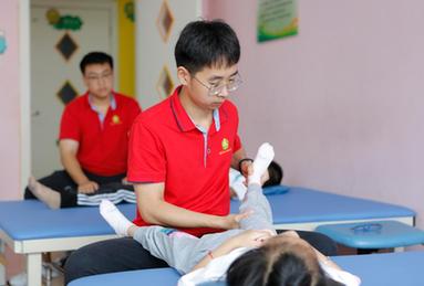 關愛殘疾兒童 守護&ldquo;折翼天使&rdquo;