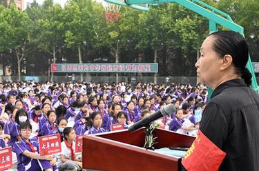 &ldquo;同學，你好！&rdquo;