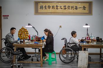 打造大漆藝術(shù)空間 &ldquo;巧&rdquo;手&ldquo;制&rdquo;出就業(yè)路