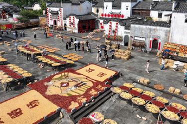 &ldquo;飛閱&rdquo;秋收&ldquo;好豐景&rdquo; ｜皖南古村&ldquo;曬秋&rdquo;