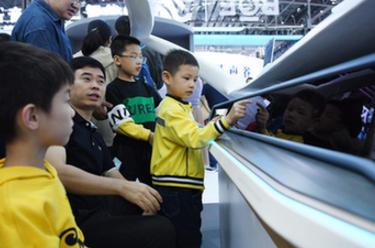 世界制造業大會｜透過&ldquo;一塊屏&rdquo; 遇見新&ldquo;視&rdquo;界