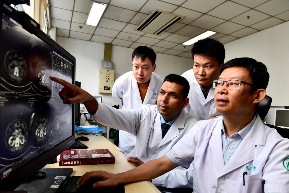 &ldquo;一帶一路&rdquo;人物影像志丨白衣博士沙巴茲：為中巴健康走廊貢獻青春力量