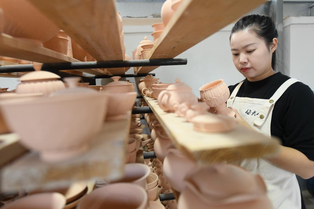 浙江龍泉：尋找北宋風骨的&ldquo;95后&rdquo;夫妻檔