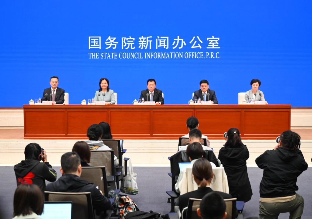 國(guó)新辦舉行&ldquo;權(quán)威部門話開局&rdquo;系列主題新聞發(fā)布會(huì) 介紹&ldquo;推動(dòng)衛(wèi)生健康事業(yè)高質(zhì)量發(fā)展 護(hù)佑人民健康&rdquo;有關(guān)情況