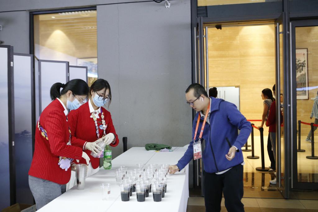 &ldquo;四葉草&rdquo;中忙碌的&ldquo;小葉子&rdquo;