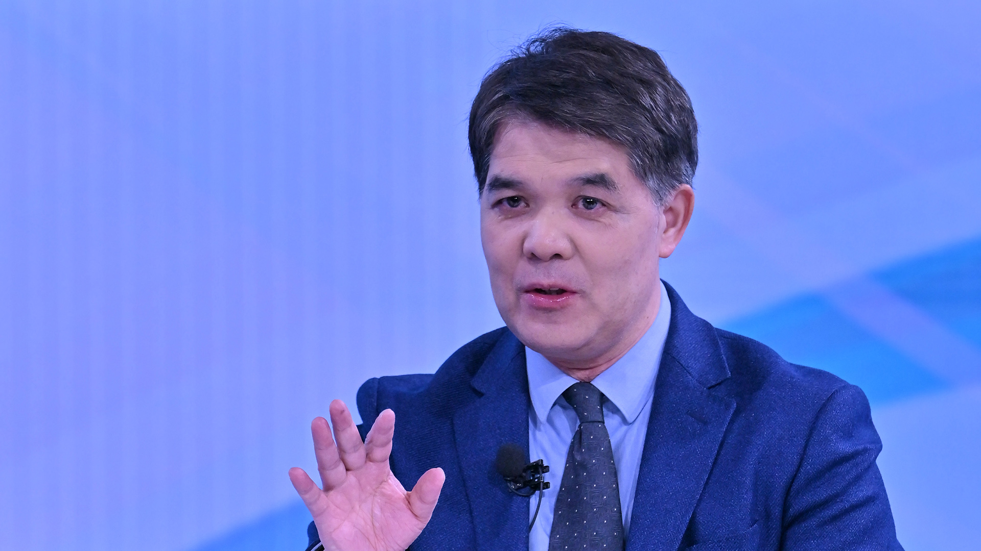 “十五五”規(guī)劃綱要既登高望遠又腳踏實地