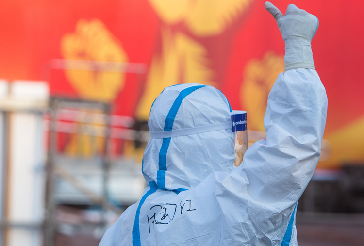 新華社評(píng)論員:牢記中國共產(chǎn)黨是什么、要干什么